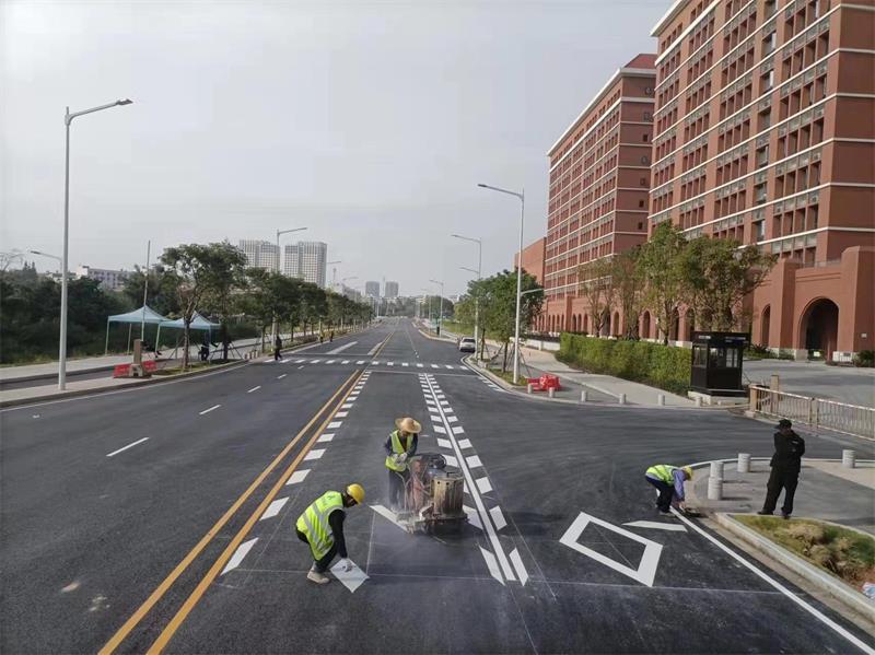 热熔型道路划线材料和常温型道路划线材料有啥区别？